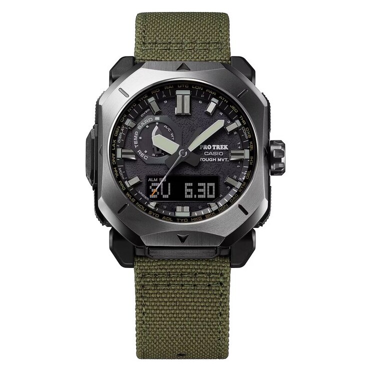 The flame-retardant Cordura strap is built to handle sparks from campfires.