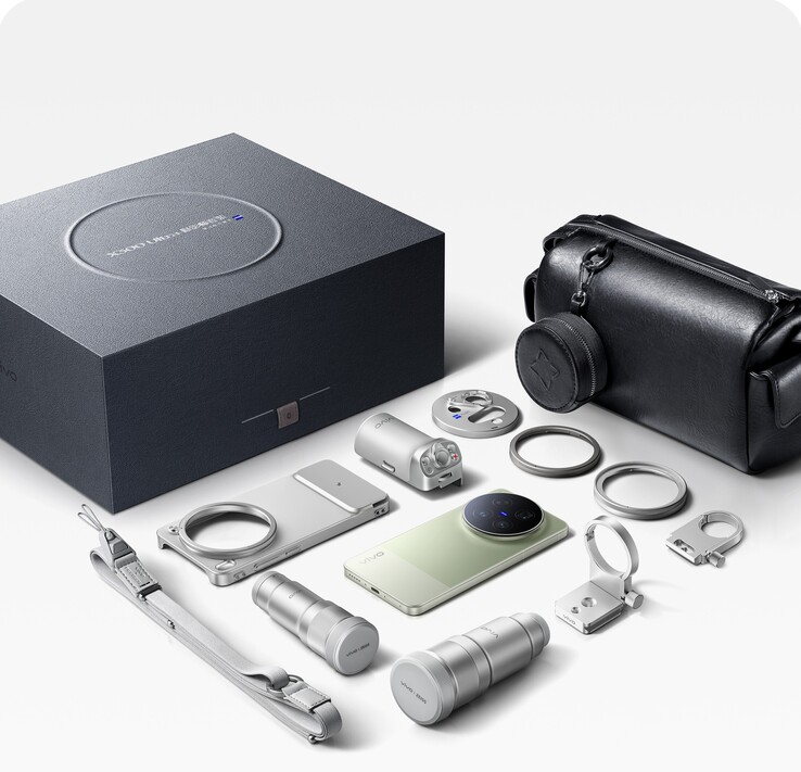 All of these accessories can be found in the Vivo X300 Ultra camera kit, at least in China.
