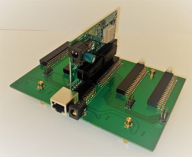 The CloverPI 1.4 without any Raspberry Pi units attached. (Image source: IPTerra)