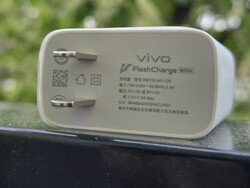 80 W power adapter