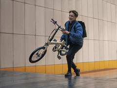 The ADO Air folding electric bike will shortly begin crowdfunding on Indiegogo. (Image source: ADO)