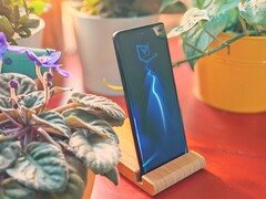 The Motorola Edge 40 Neo has some great features and is clad in Pantone colors.