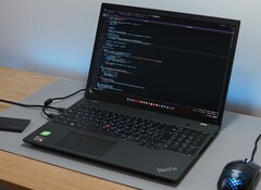 The 4K OLED screen of the Lenovo ThinkPad P16s Gen 2 AMD has perfect black levels (Image source: Mario Petzold)