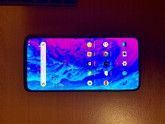 The OnePlus 7 will sport a fullscreen notch-less display. (Source: @Steven_Sbw on Twitter)