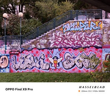 Oppo Find X9 Pro with 10x zoom without tele lens.