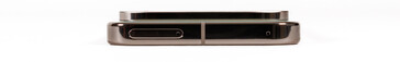 Top: SIM tray, Microphone