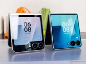 Galaxy Z Flip 7 (right) had a larger cover display than the Galaxy Z Flip 6 (left).
