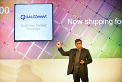 Anand Chanrasekher, Senior VP and GM, shows off the Centriq 2400. (Source: Qualcomm)