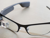 Google Glass smart wearable to get an improved version soon