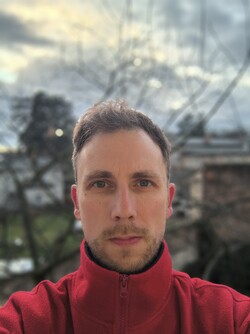 Selfie on the Thinkphone 25