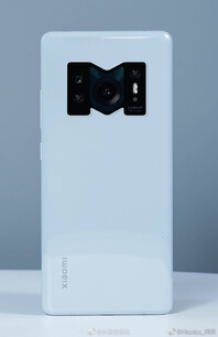 "Xiaomi 12" shot. (Image source: Weibo)