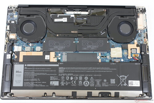 Internal view of the Dell XPS 15 OLED (Image: Allen Ngo, Notebookcheck)