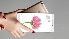 The Xiaomi Mi Max and Mi Max Prime may have helped kick the giant-screen trend off. (Source: Xiaomi)