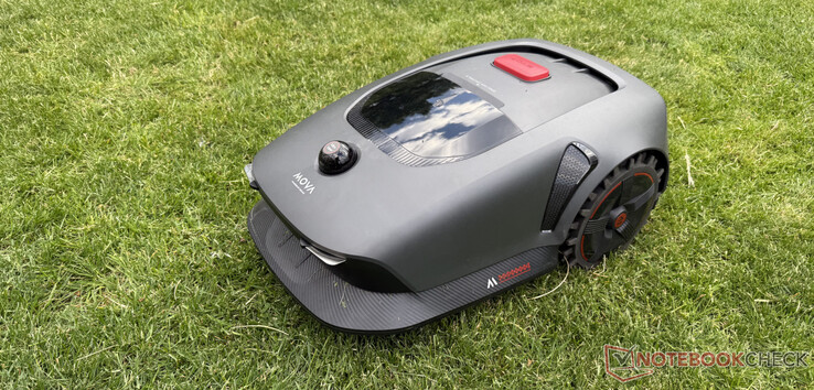 Dreame's Mova 1000 is one of the best robot lawn mowers for smaller areas (Image source: Notebookcheck)