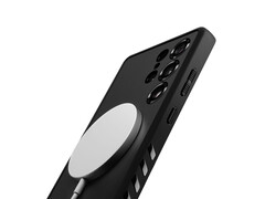 The Galaxy S26 Ultra could indeed feature 25 W wireless charging. Pictured: Galaxy S25 Ultra with magnetic case. (Image source: Dbrand)