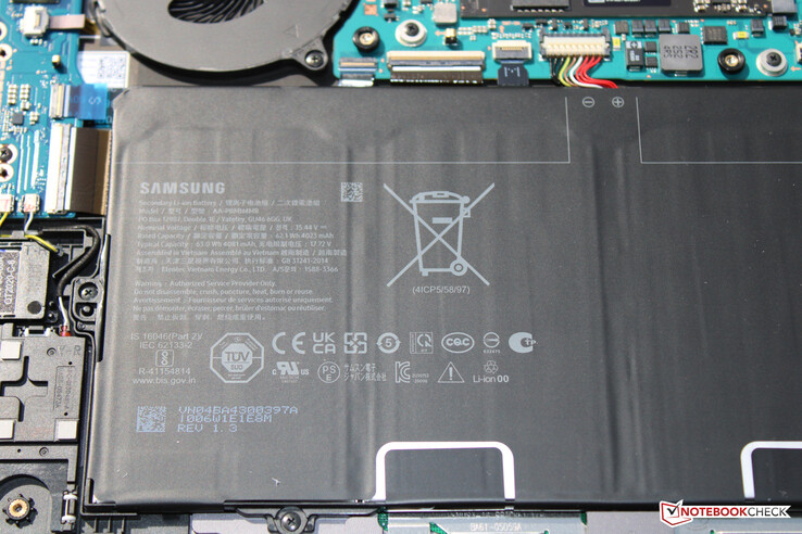 The battery offers a capacity of 63 Wh.