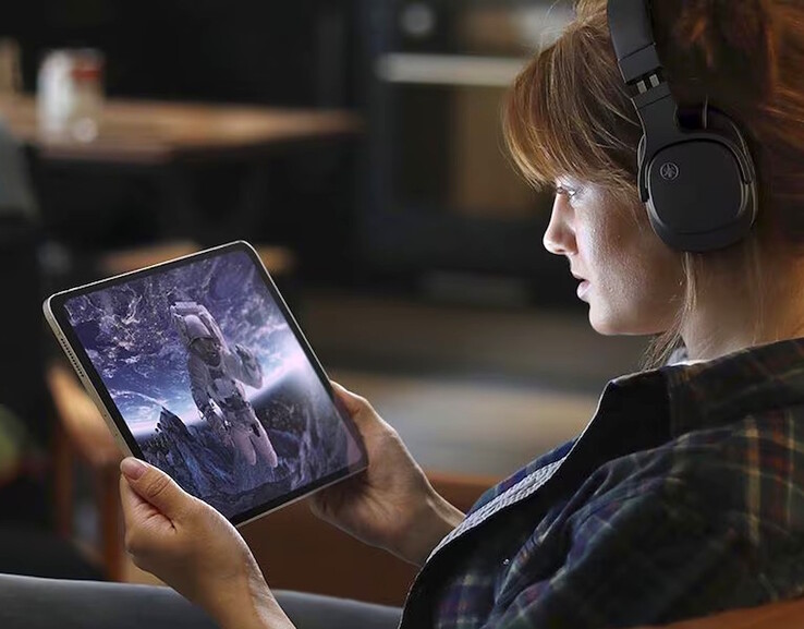 The Yamaha YH-L500A headphones support wired 3.5 mm cabled and wireless Bluetooth 5.4 connections. (Image source: Yamaha)