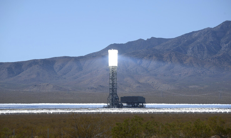 The Ivanpah Solar Power Facility in the Mojave Desert near the California-Nevada border (pictured) with acres of heliostats. (Image source: Laura Ockel on Unsplash)