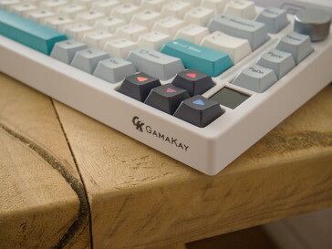 Keyboard arrow keycaps