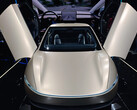 Tesla uses controllers to drive Cybercab at expos (Image source: Notebookcheck)