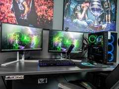 A dual monitor PC setup (Image source: Ella Don via Unsplash)