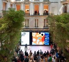 Champs-Élysées Apple store Forum area (Source: Apple Newsroom)