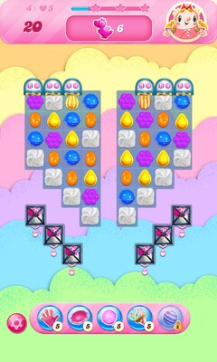 Candy Crush Saga level design is shown (Image source: Google Play Store)