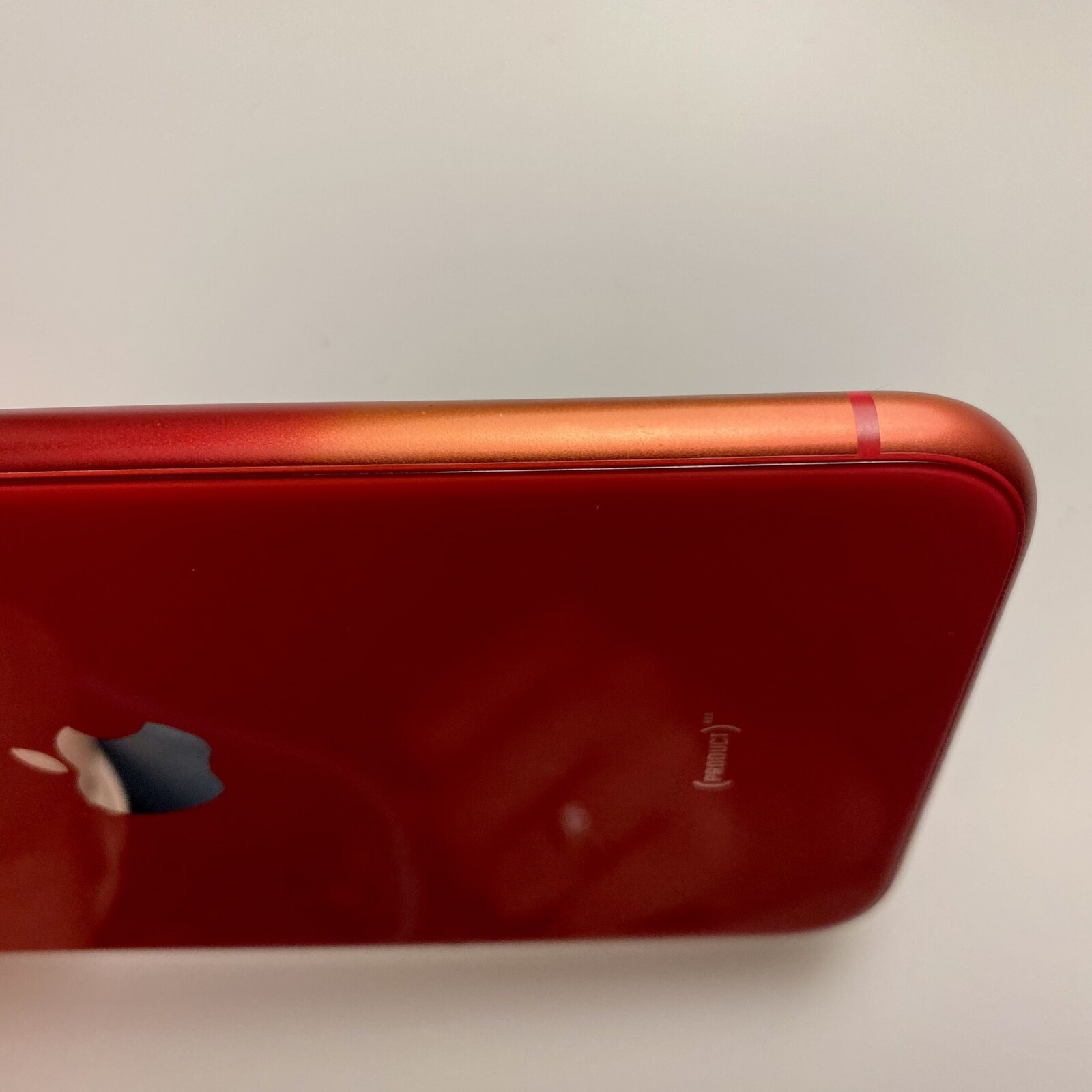 Some Iphone 11 And 12 Owners Complaining Of Color Fading Issues Other Red Iphone Models Could Be Among Those Affected Notebookcheck Net News