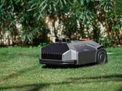 The Heisenberg Robotics LawnMeister H1 is a modular robot lawn mower. (Image source: Heisenberg Robotics)