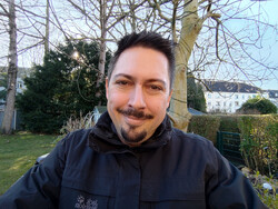 Selfie with the Poco Pad M1