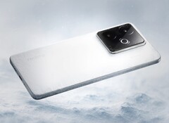 The Realme GT7 combines the Dimensity 9400+ with a 7,200 mAh battery. (Image source: Realme)