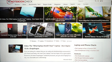 Websites are legible. (Image source: Notebookcheck)