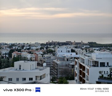 Vivo X300 Pro 12 MP 85 mm telephoto.