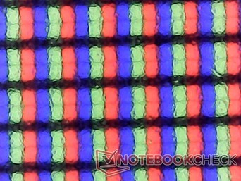 RGB pixels aren't as grainy as most other matte displays for subjectively sharper images