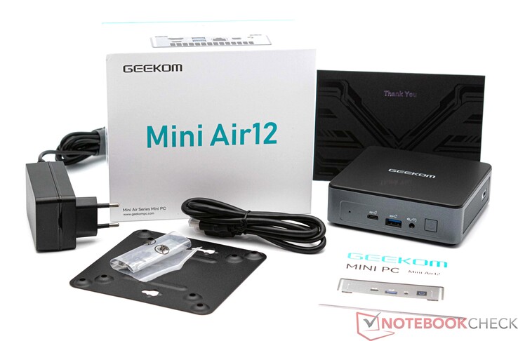 Geekom MiniAir 12 with accessories