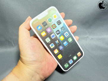 Mockup of the normal 6.1-inch model (Image source: MacOTAKARA)