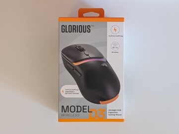 Glorious Model D3 Wireless gaming mouse retail packaging