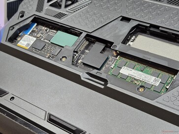 Direct access to the RAM and SSD slots