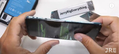 The YouTuber bent and broke the OnePlus Nord’s frame with his bare hands (Image source: JerryRigEverything)