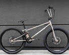 The Chimera BMX e-bike can reach 30 mph (~48 kph) in 4.5 seconds. (Image source: Chimera)