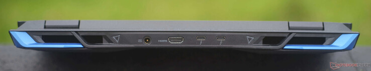 Back: Charging port, HDMI 2.1, 2x Thunderbolt 4