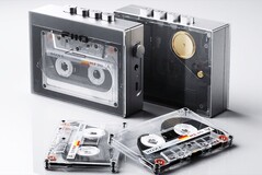 FiiO now also offers the CP13 with a transparent front. (Image: FiiO)