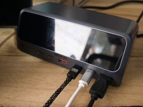 The MOKiN USB-C docking station's display is a fingerprint and glare magnet