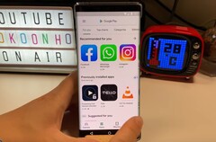 Google Play Store running inside VMOS on the Huawei Mate 30. (Source: Hokoonho/Youtube)