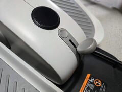 Pedal resistance on the Active Desk can be set to seven levels