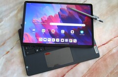 The Lenovo Tab P12 is currently 25% off in a noteworthy Android tablet deal (Image: Manuel Masiero)