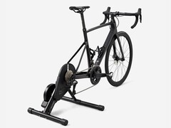 The Van Rysel Interactive Turbo Trainer D100 has a maximum power of 600W. (Image source: Decathlon)