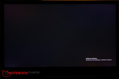 Minor screen bleeding at bottom left