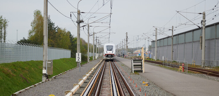 Three-line track (narrow gauge, standard gauge), 3rd/4th Rail for London, overhead catenary and a side busbar. A lot can be tested in the PCW. (Photo: Andreas Sebayang/Notebookcheck.com)