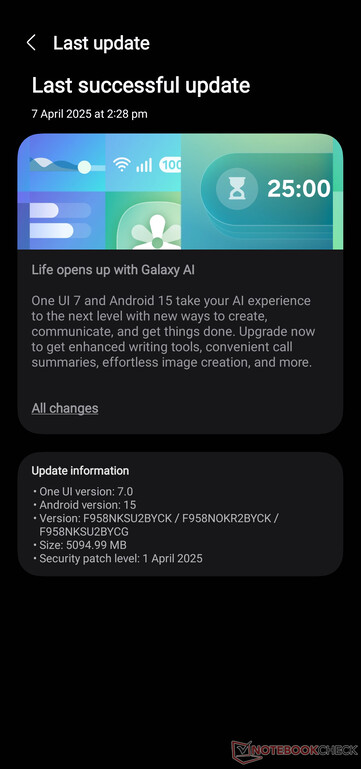Samsung's latest OS update is also a huge download package. (Image source: Notebookcheck)
